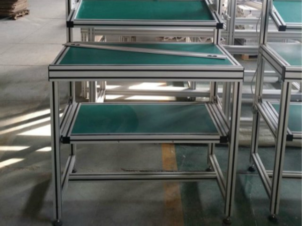 鋁型材工作臺(tái)哪家好？沒(méi)有對(duì)比就沒(méi)有傷害